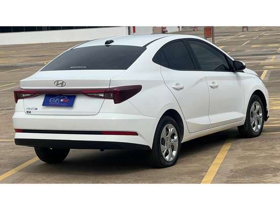 HYUNDAI-HB20S-2024