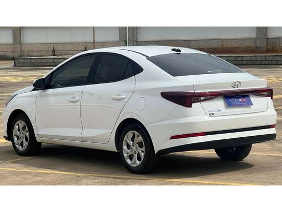 HYUNDAI-HB20S-2024