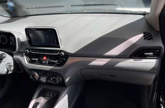HYUNDAI-HB20S-2023