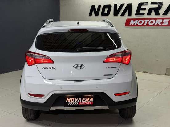 HYUNDAI-HB20X-1.6 16V PREMIUM FLEX 4P AUTOMÁTICO HYUNDAI-HB20X-2014