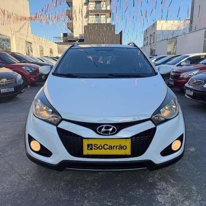 HYUNDAI-HB20X-2013