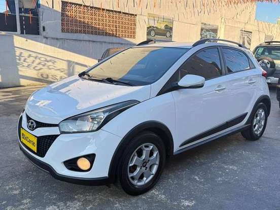 HYUNDAI-HB20X-1.6 16V PREMIUM FLEX 4P AUTOMÁTICO HYUNDAI-HB20X-2013