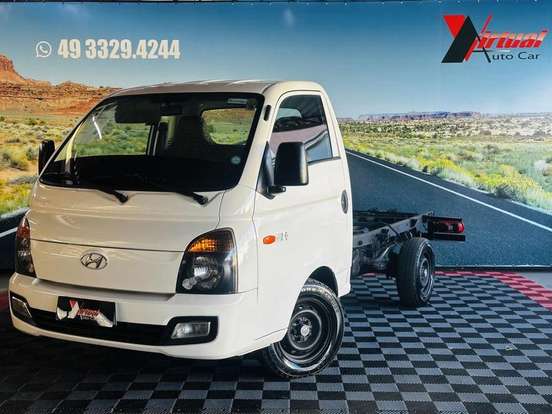 HYUNDAI-HR-2.5 LONGO SEM CAÇAMBA 4X2 16V 130CV TURBO INTERCOOLER DIESEL 2P MANUAL HYUNDAI-HR-2016