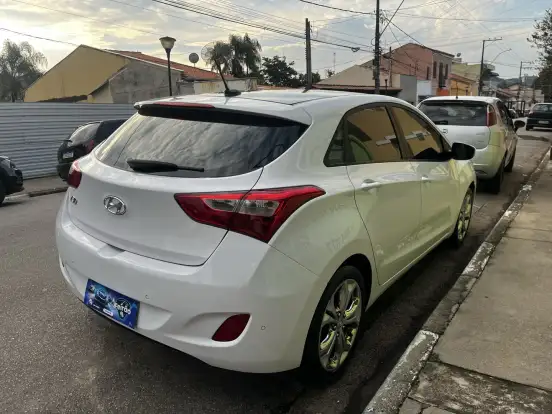 HYUNDAI-I30-1.8 MPI 16V GASOLINA 4P AUTOMATICO HYUNDAI-I30-2013