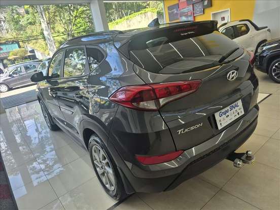 HYUNDAI-TUCSON-2021