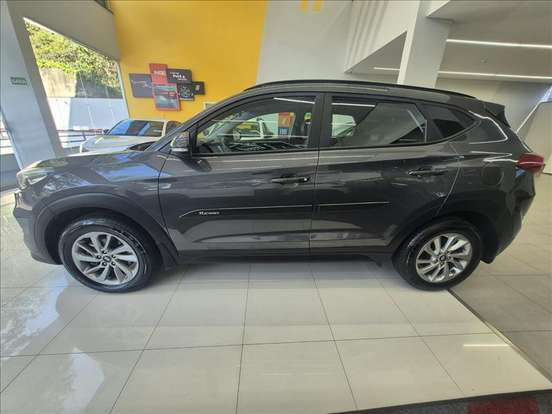 HYUNDAI-TUCSON-2021