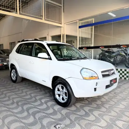 HYUNDAI-TUCSON-2.0 MPFI GLS BASE 16V 143CV 2WD FLEX 4P AUTOMÁTICO HYUNDAI-TUCSON-2015