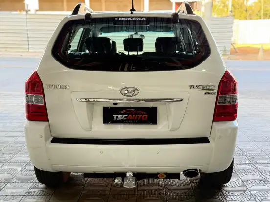HYUNDAI-TUCSON-2.0 MPFI GLS BASE 16V 143CV 2WD FLEX 4P AUTOMÁTICO HYUNDAI-TUCSON-2015