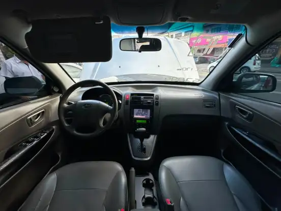 HYUNDAI-TUCSON-2.0 MPFI GLS BASE 16V 143CV 2WD FLEX 4P AUTOMÁTICO HYUNDAI-TUCSON-2015