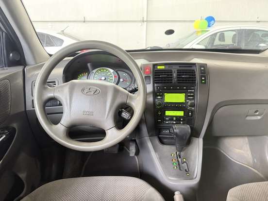 HYUNDAI-TUCSON-2012