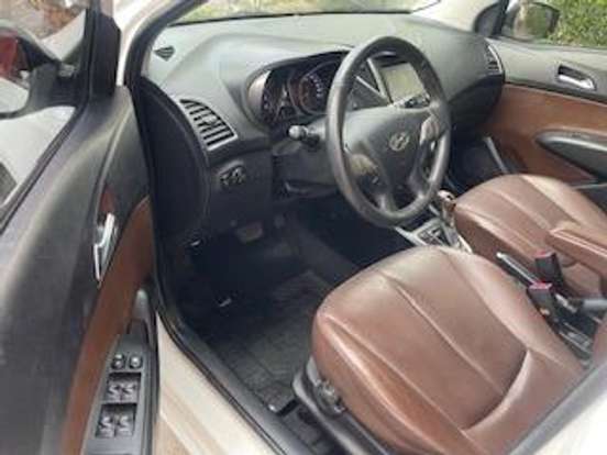HYUNDAI-HB20-1.6 PREMIUM 16V FLEX 4P AUTOMÁTICO HYUNDAI-HB20-2015