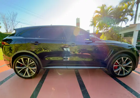 JAGUAR F-PACE 5.0 V8 SUPERCHARGED SVR AWD 4P AUTOMÁTICO