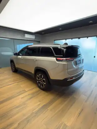 JEEP-COMMANDER-2024