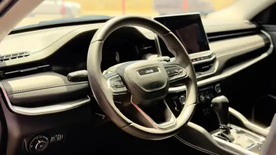 JEEP-COMMANDER-2023