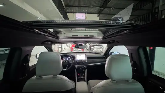 JEEP-COMMANDER-2023