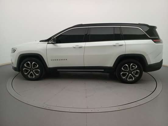 JEEP-COMMANDER-2024