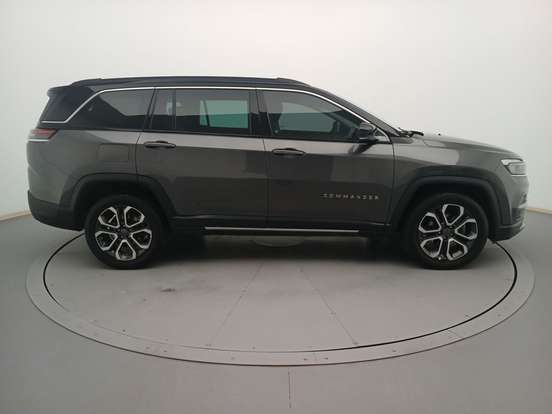 JEEP-COMMANDER-2023