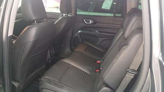 JEEP-COMMANDER-2023