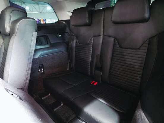 JEEP-COMMANDER-2024