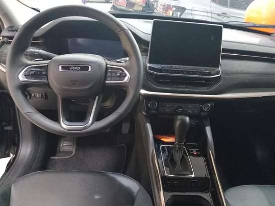 JEEP-COMMANDER-2025