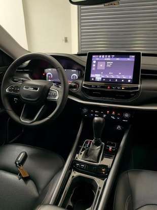 JEEP-COMMANDER-2023