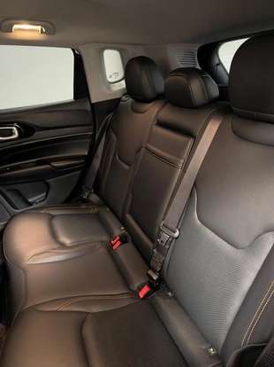 JEEP-COMMANDER-2023