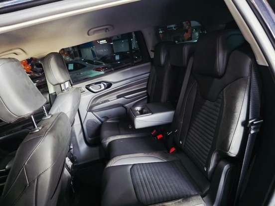 JEEP-COMMANDER-2024