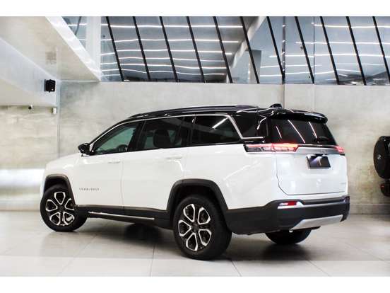 JEEP-COMMANDER-2024