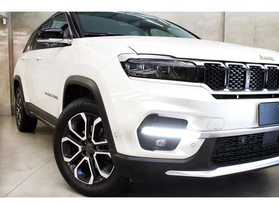 JEEP-COMMANDER-2024