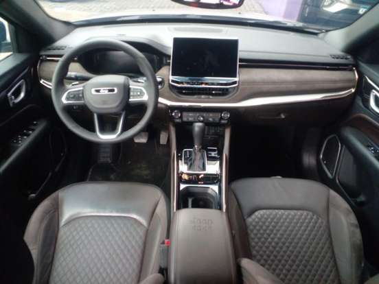 JEEP-COMMANDER-2025