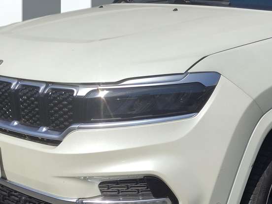 JEEP-COMMANDER-2023