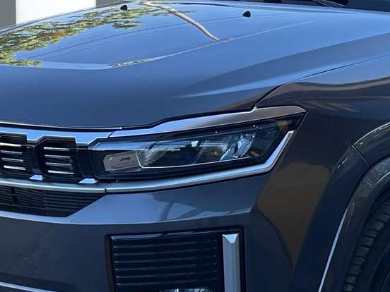 JEEP-COMMANDER-2025
