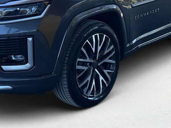 JEEP-COMMANDER-2025