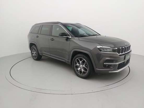 JEEP-COMMANDER-2023