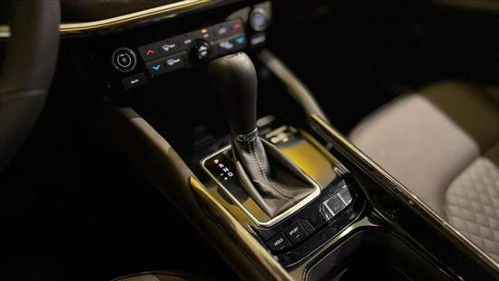 JEEP-COMMANDER-2024