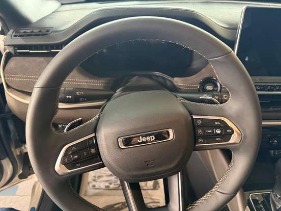 JEEP-COMMANDER-2025