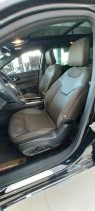 JEEP-COMMANDER-2024