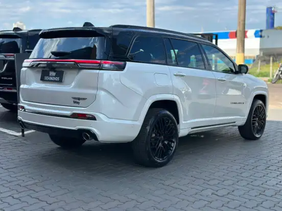 JEEP-COMMANDER-2.0 HURRICANE 4 TURBO GASOLINA BLACKHAWK AT9 JEEP-COMMANDER-2025