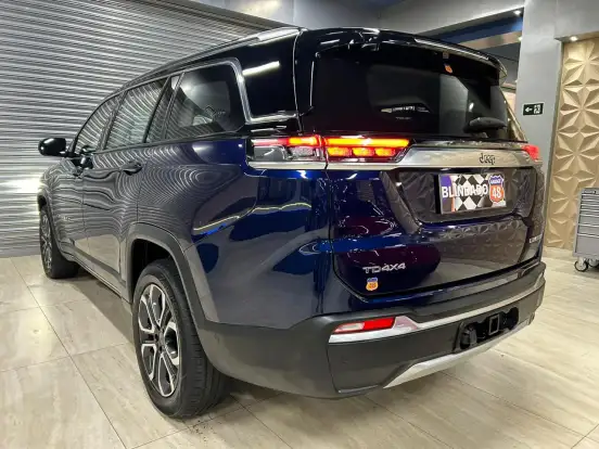 JEEP-COMMANDER-2022