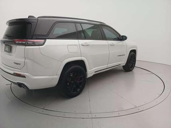 JEEP-COMMANDER-2024