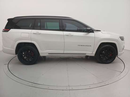 JEEP-COMMANDER-2.0 HURRICANE 4 TURBO GASOLINA BLACKHAWK AT9 JEEP-COMMANDER-2024