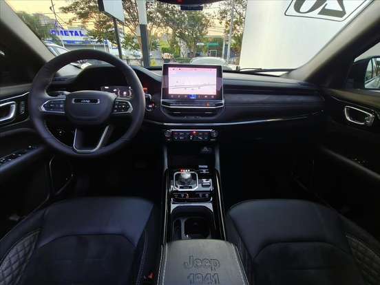 JEEP-COMMANDER-2025