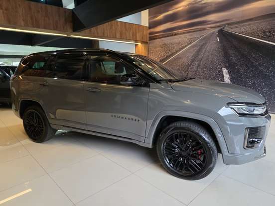 JEEP-COMMANDER-2.0 HURRICANE 4 TURBO GASOLINA BLACKHAWK AT9 JEEP-COMMANDER-2025