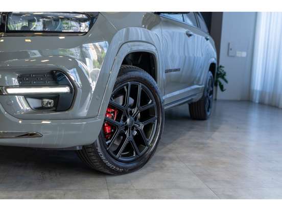 JEEP-COMMANDER-2.0 HURRICANE 4 TURBO GASOLINA BLACKHAWK AT9 JEEP-COMMANDER-2025