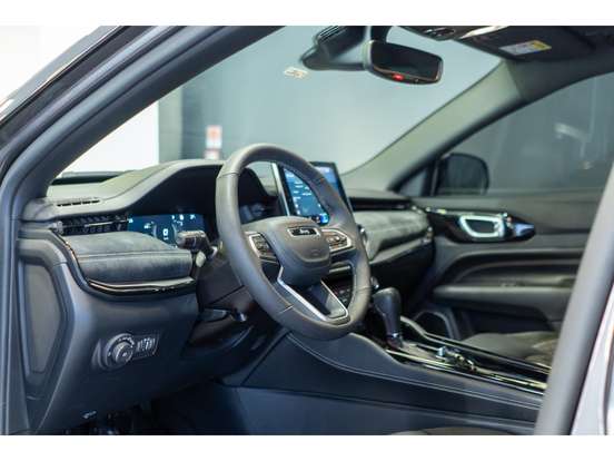 JEEP-COMMANDER-2025