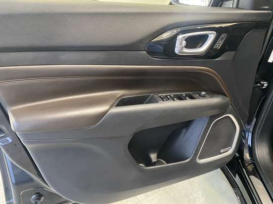 JEEP-COMMANDER-2.0 HURRICANE 4 TURBO GASOLINA OVERLAND AT9 JEEP-COMMANDER-2025