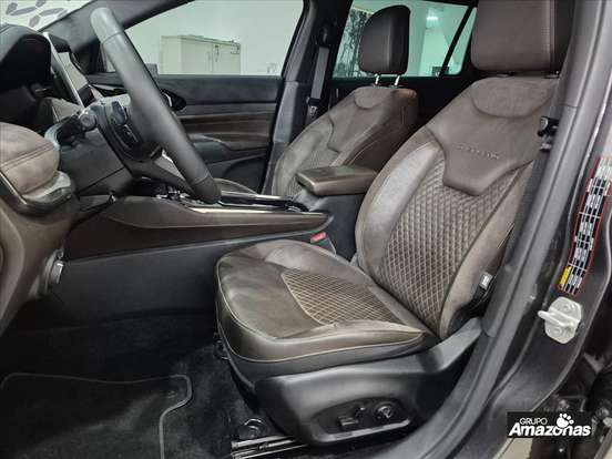 JEEP-COMMANDER-2024