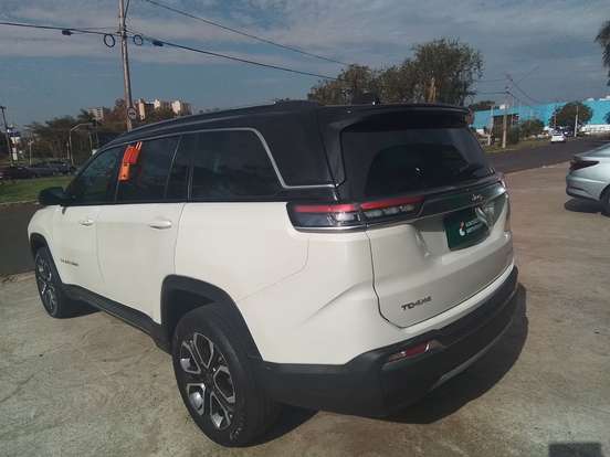 JEEP-COMMANDER-2022
