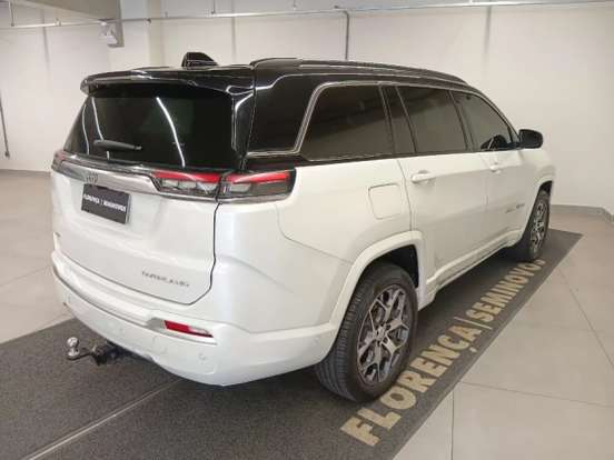 JEEP-COMMANDER-2023