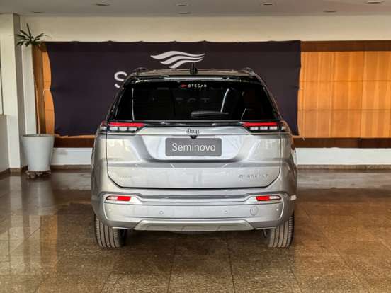 JEEP-COMMANDER-2024